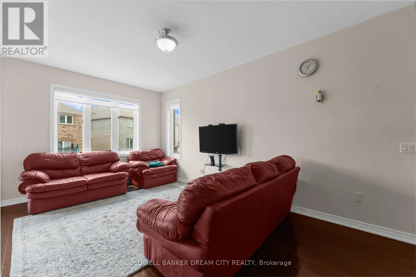 4 AUTUMN ARBOUR ROAD