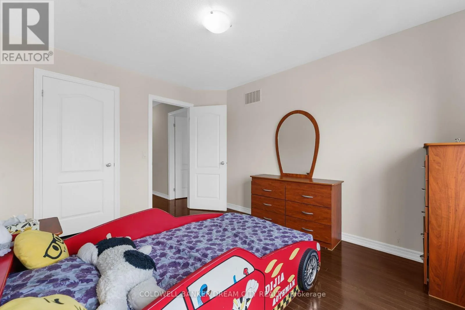 4 AUTUMN ARBOUR ROAD