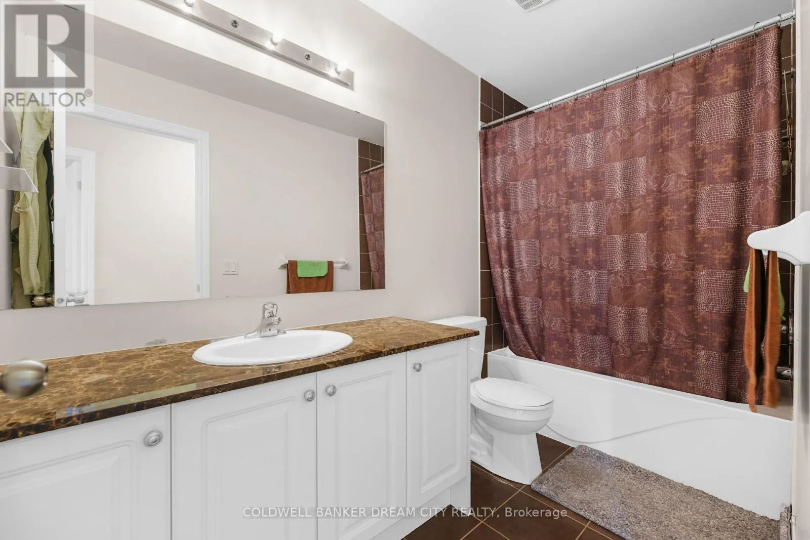 4 AUTUMN ARBOUR ROAD