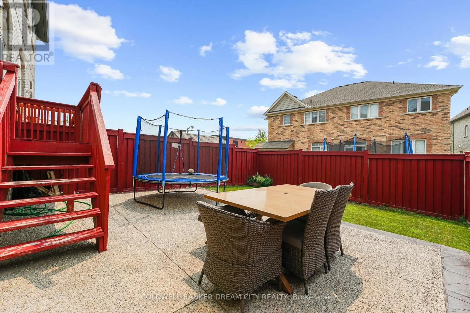 4 AUTUMN ARBOUR ROAD