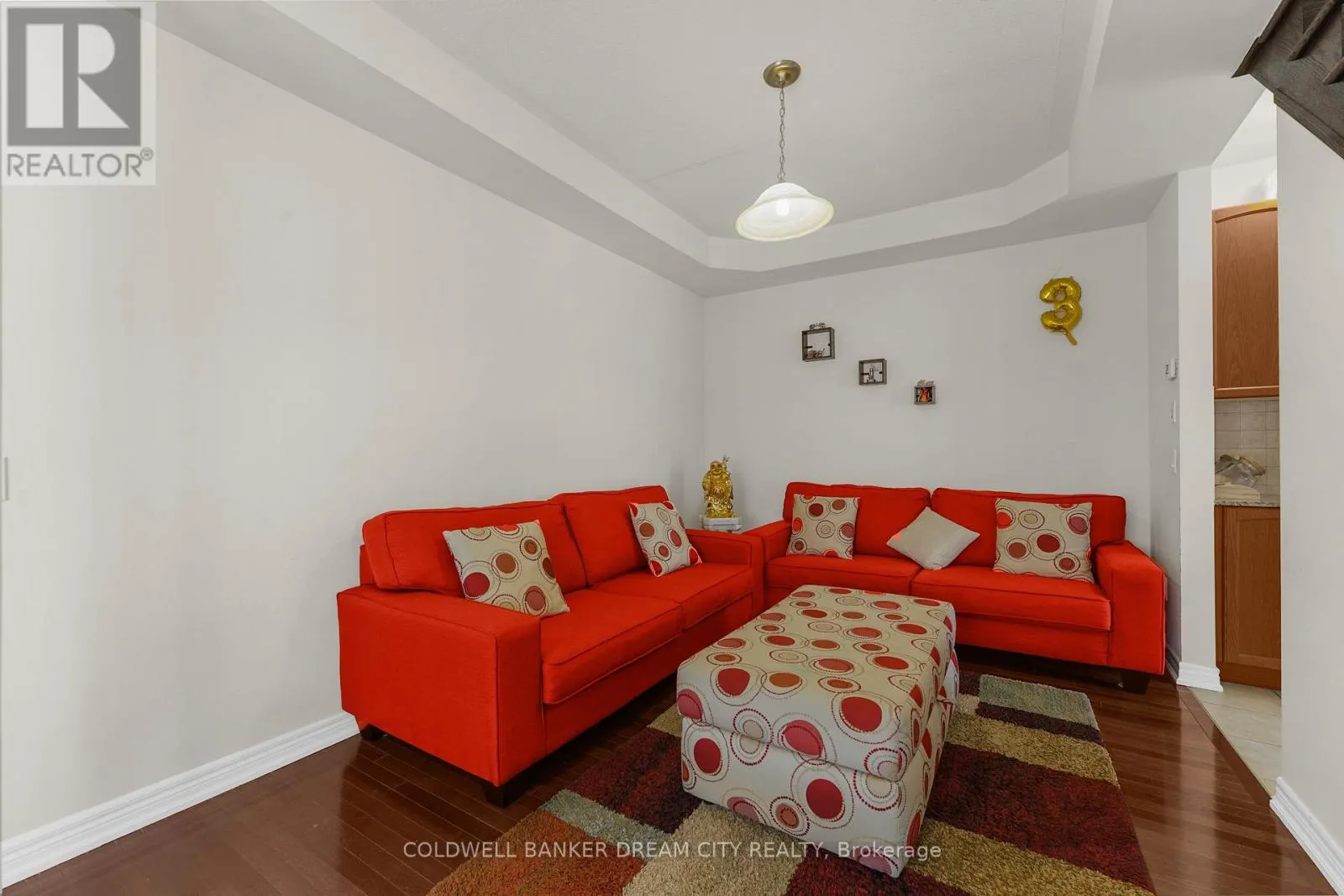 4 AUTUMN ARBOUR ROAD