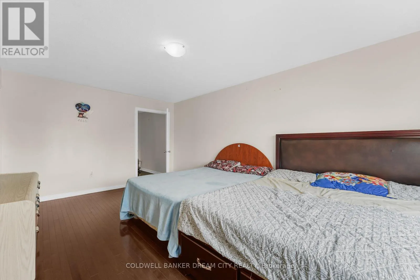 4 AUTUMN ARBOUR ROAD