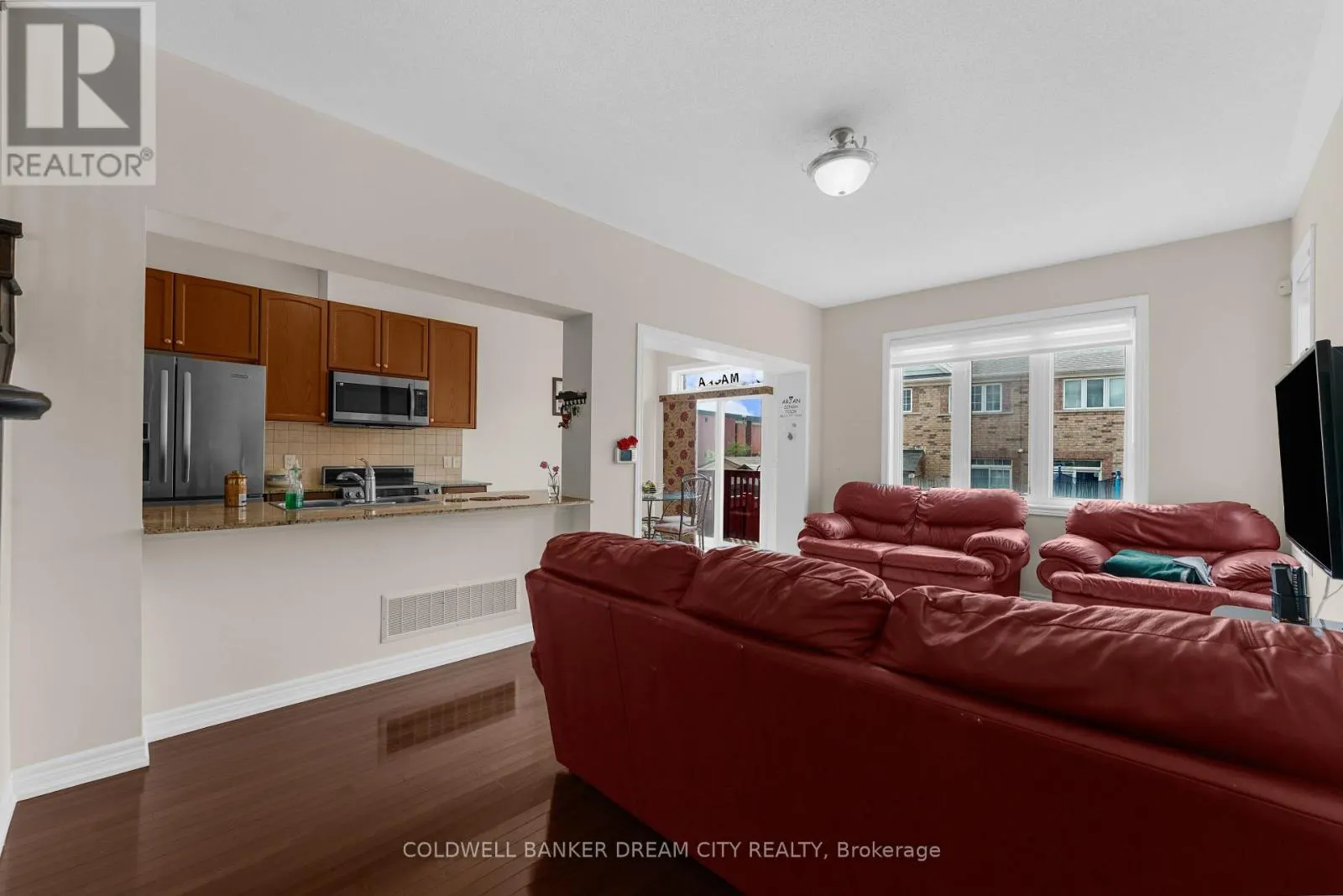 4 AUTUMN ARBOUR ROAD