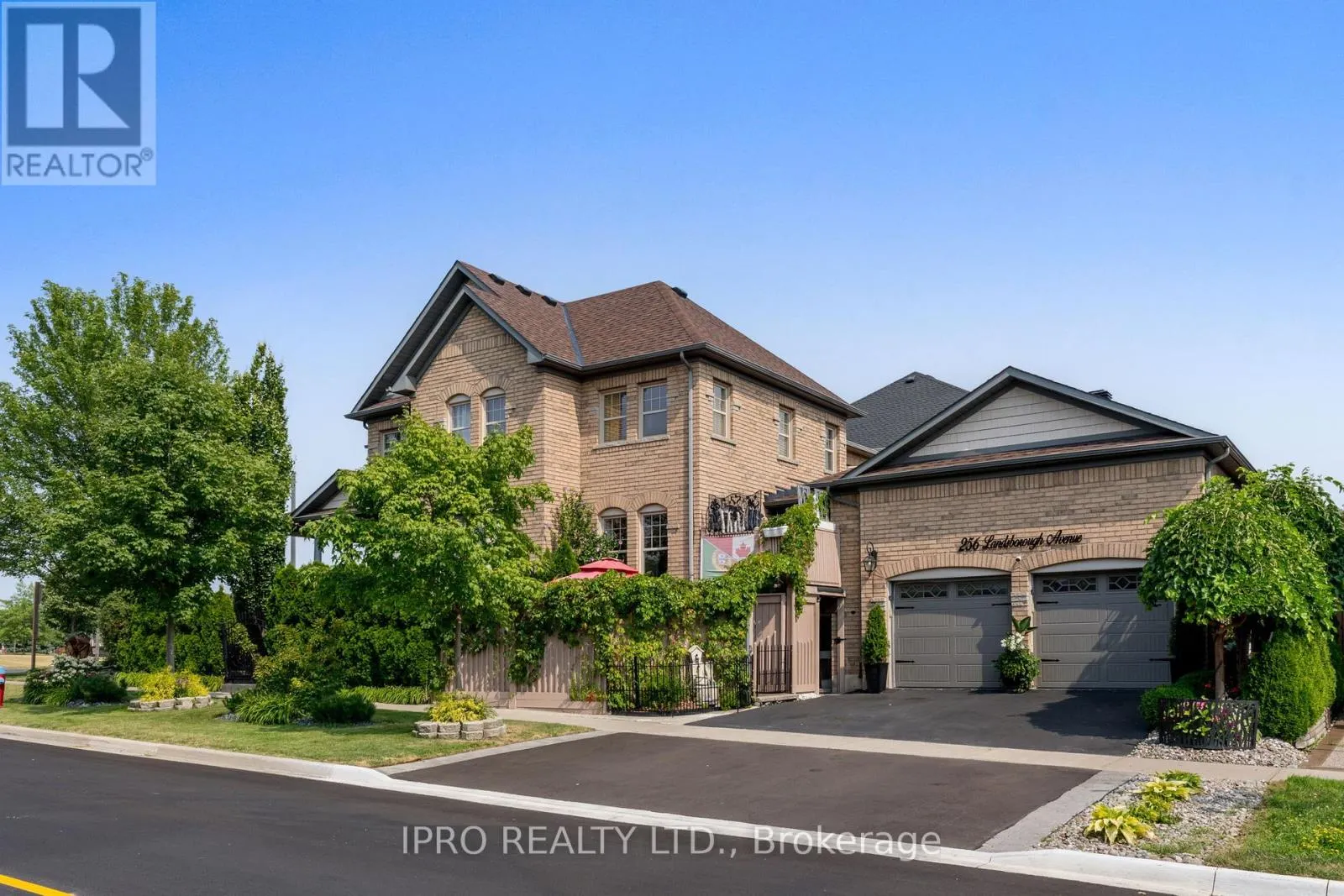 256 LANDSBOROUGH AVENUE