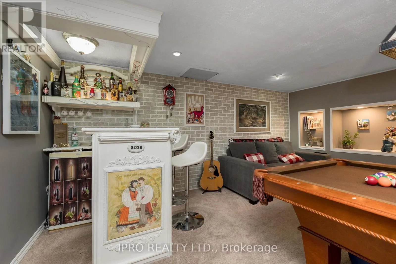 256 LANDSBOROUGH AVENUE