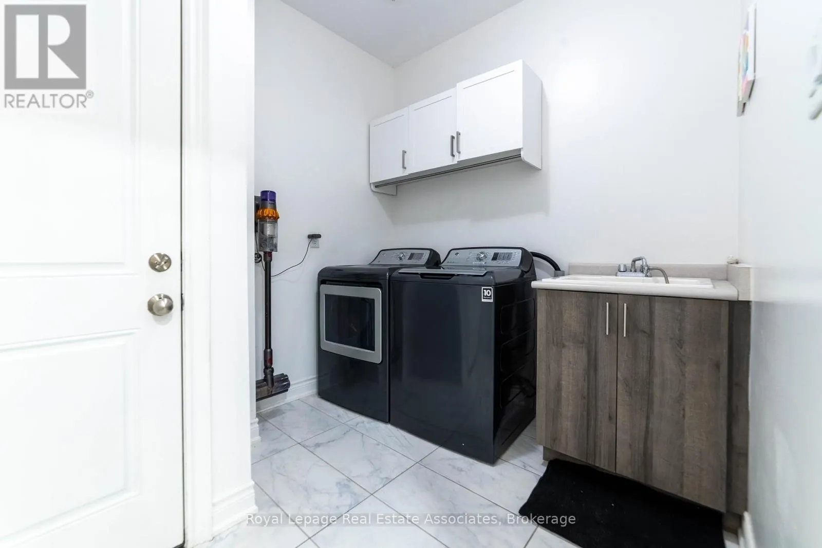 1267 RASPBERRY TERRACE