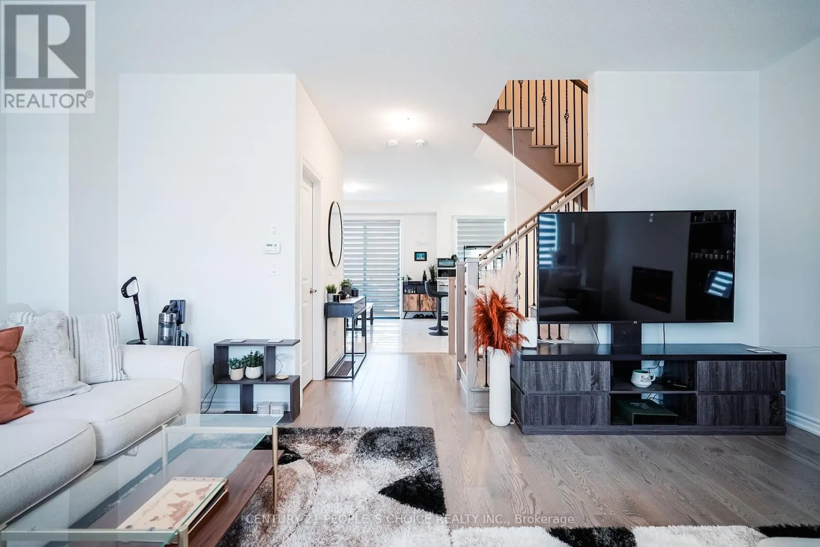 41 MINNOCK STREET W