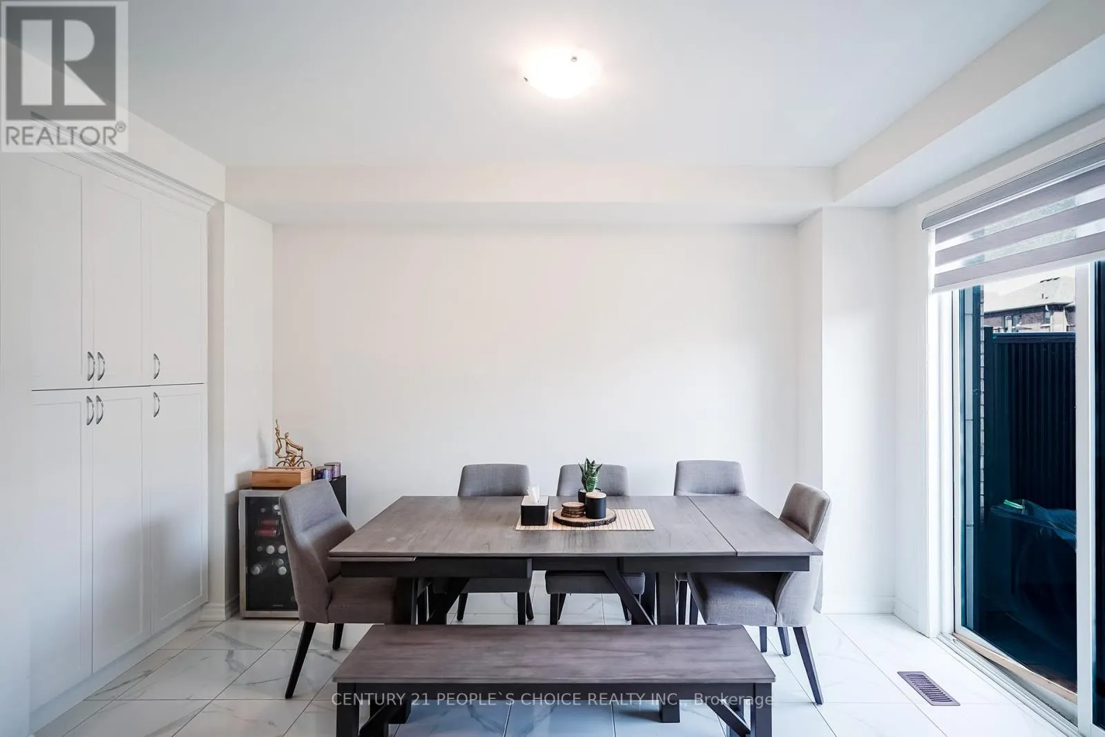 41 MINNOCK STREET W