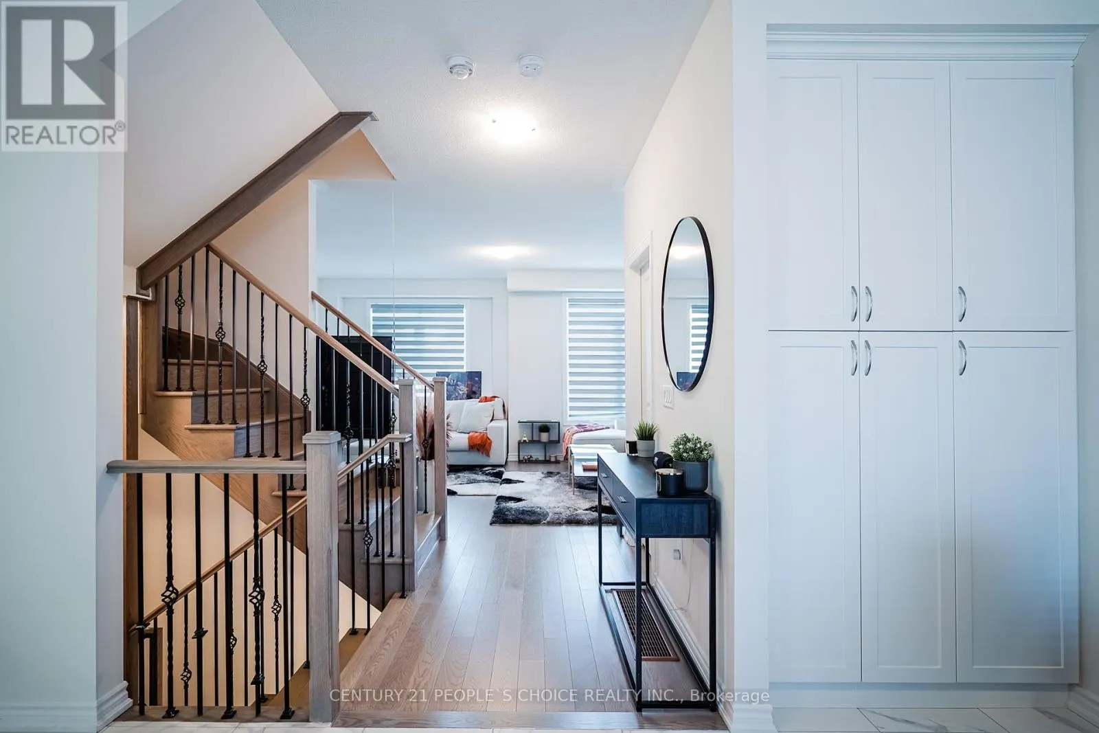 41 MINNOCK STREET W