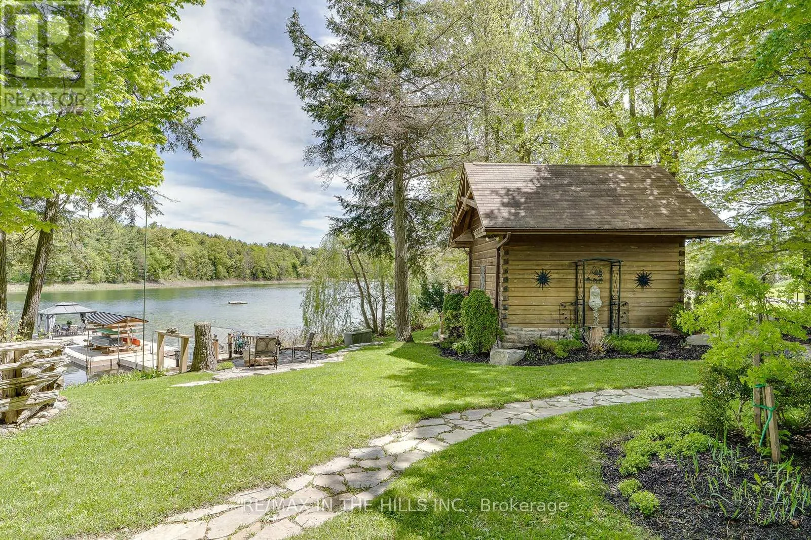 143 - 143 GREEN LAKE ROAD W