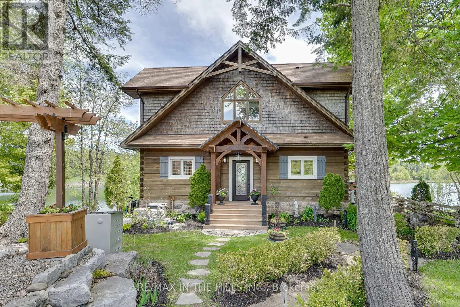 143 - 143 GREEN LAKE ROAD W