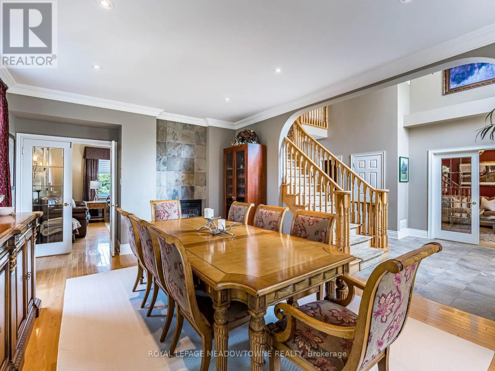 8 DEER RUN CRESCENT
