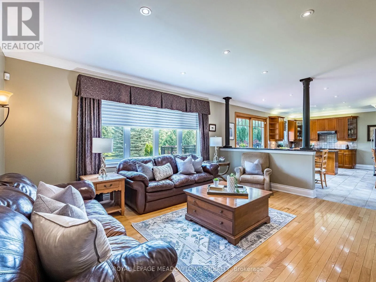 8 DEER RUN CRESCENT