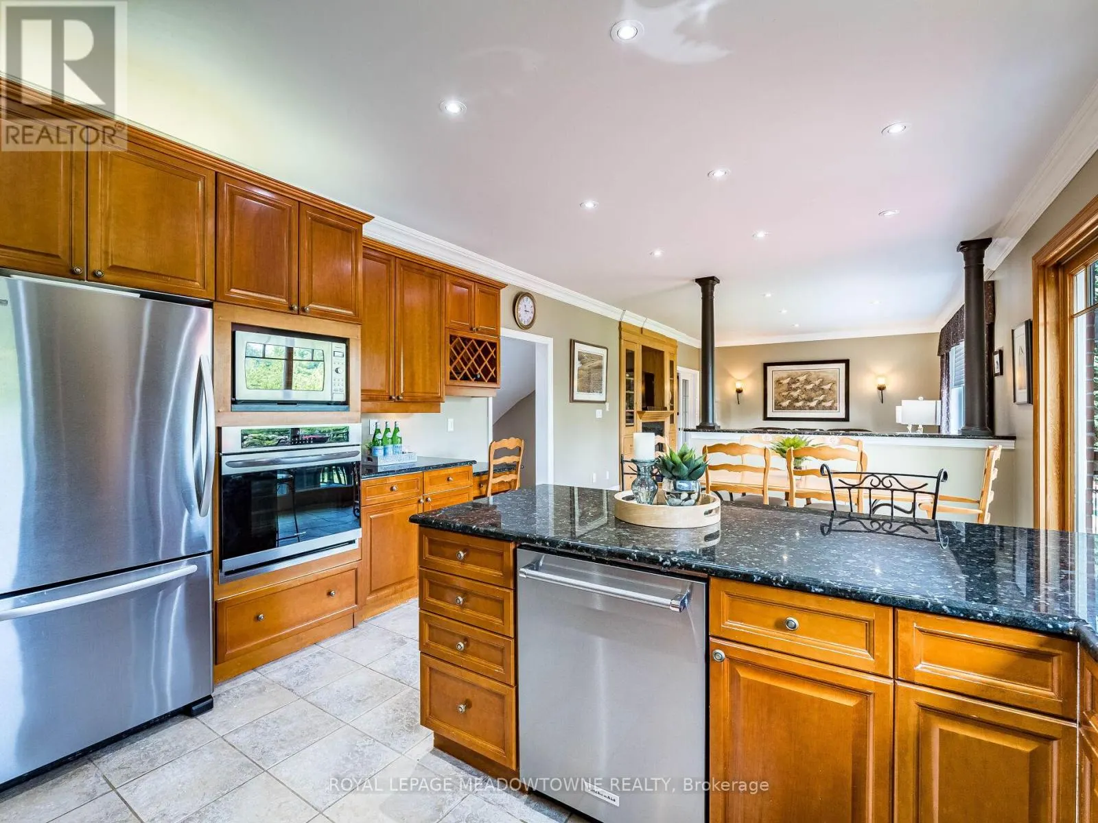 8 DEER RUN CRESCENT