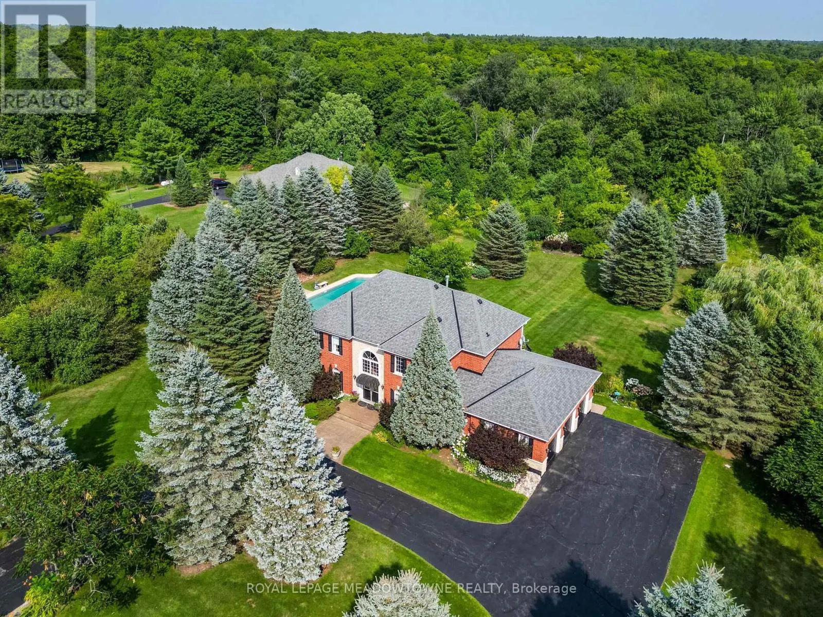 8 DEER RUN CRESCENT
