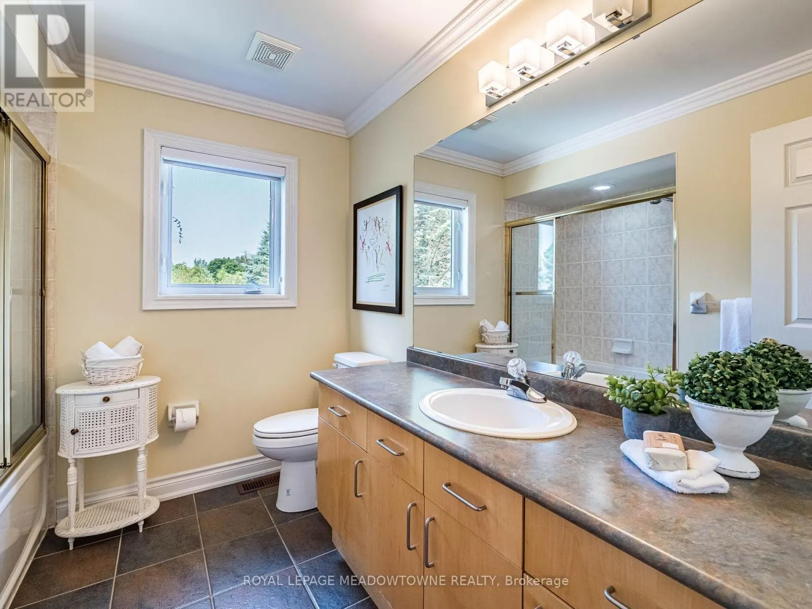 8 DEER RUN CRESCENT