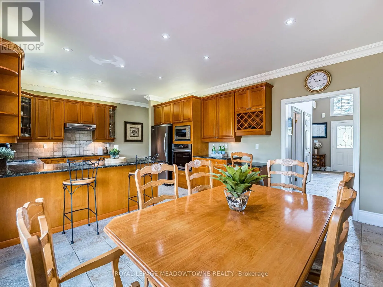8 DEER RUN CRESCENT