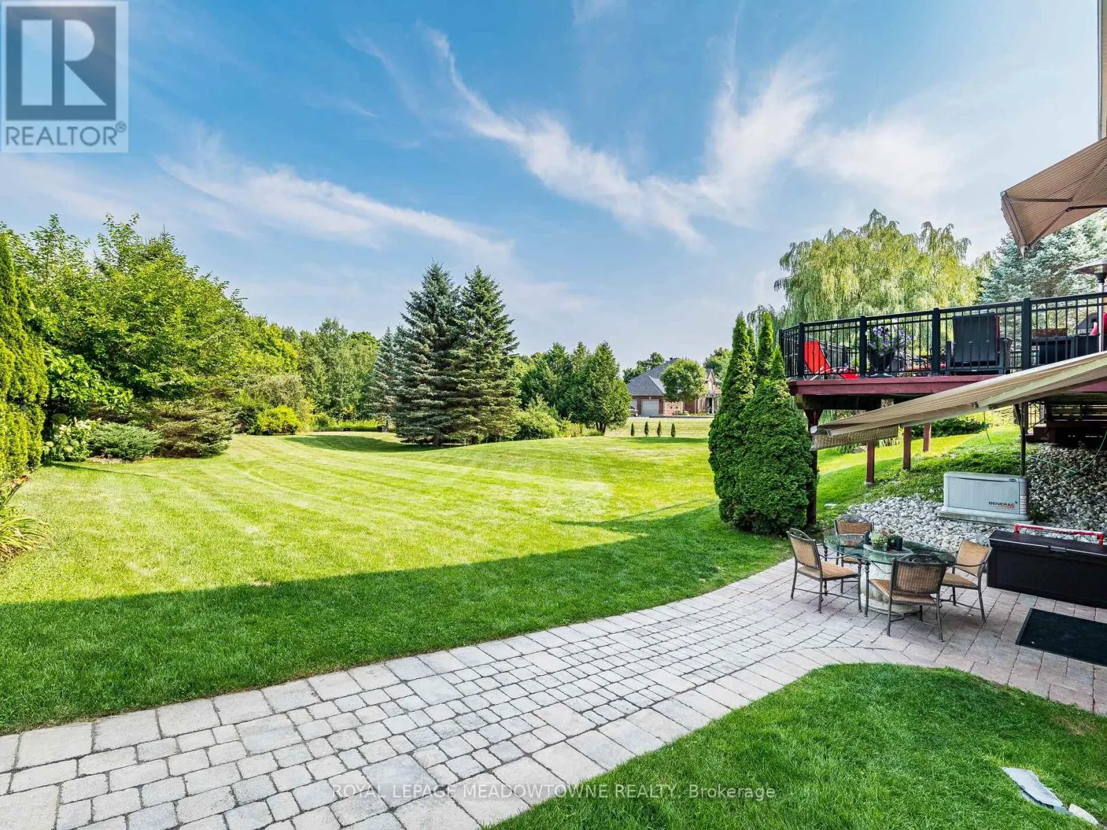 8 DEER RUN CRESCENT