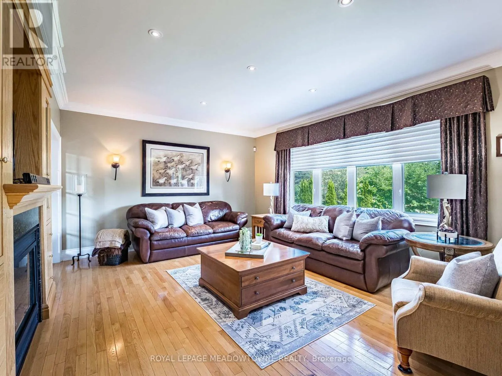 8 DEER RUN CRESCENT