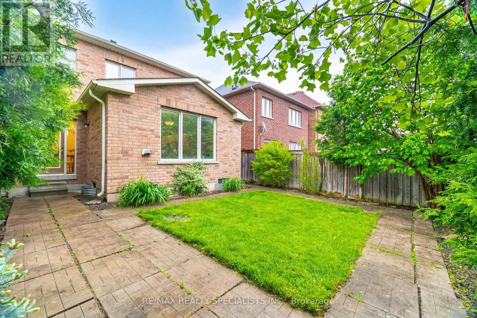 238 GIDDINGS CRESCENT