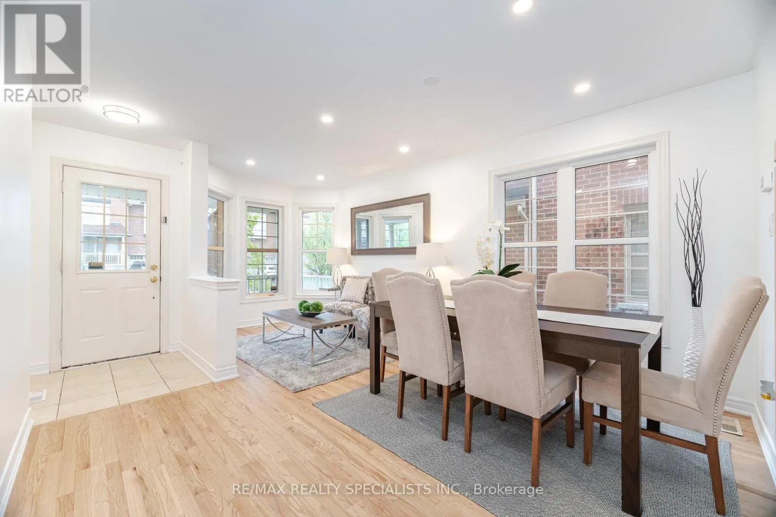 238 GIDDINGS CRESCENT