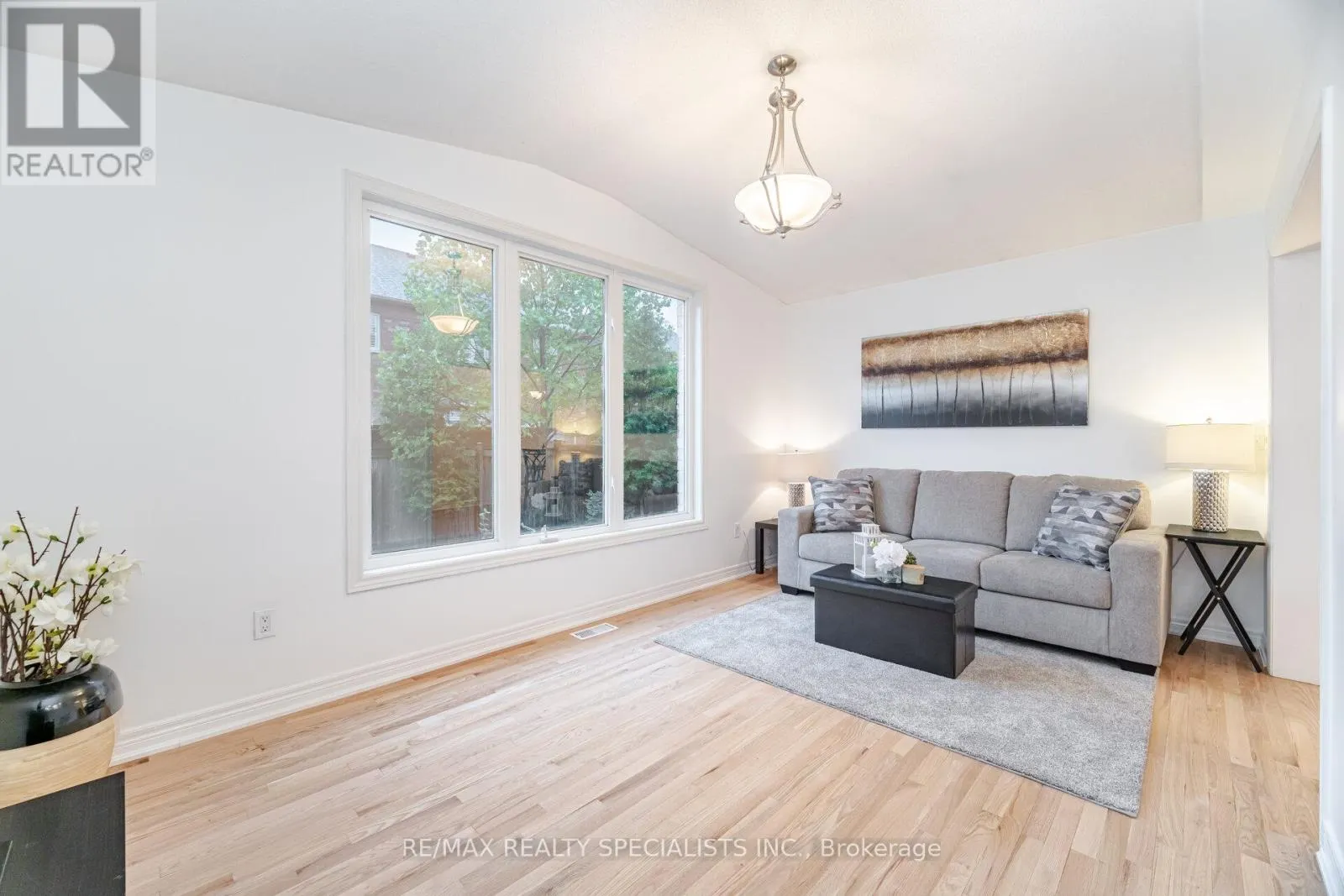 238 GIDDINGS CRESCENT