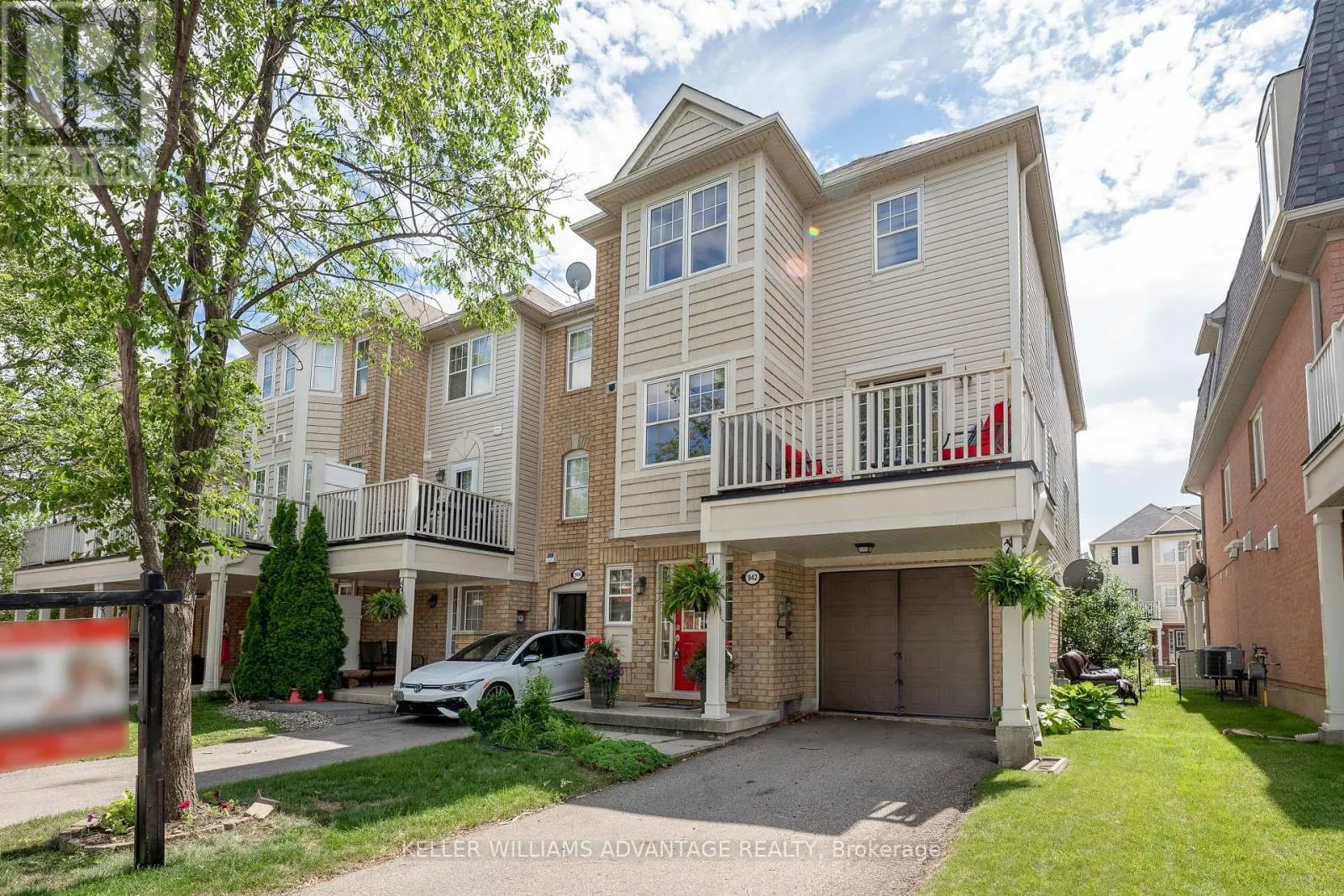 942 BURGESS GARDENS