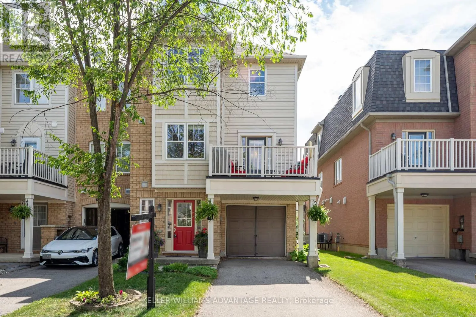 942 BURGESS GARDENS