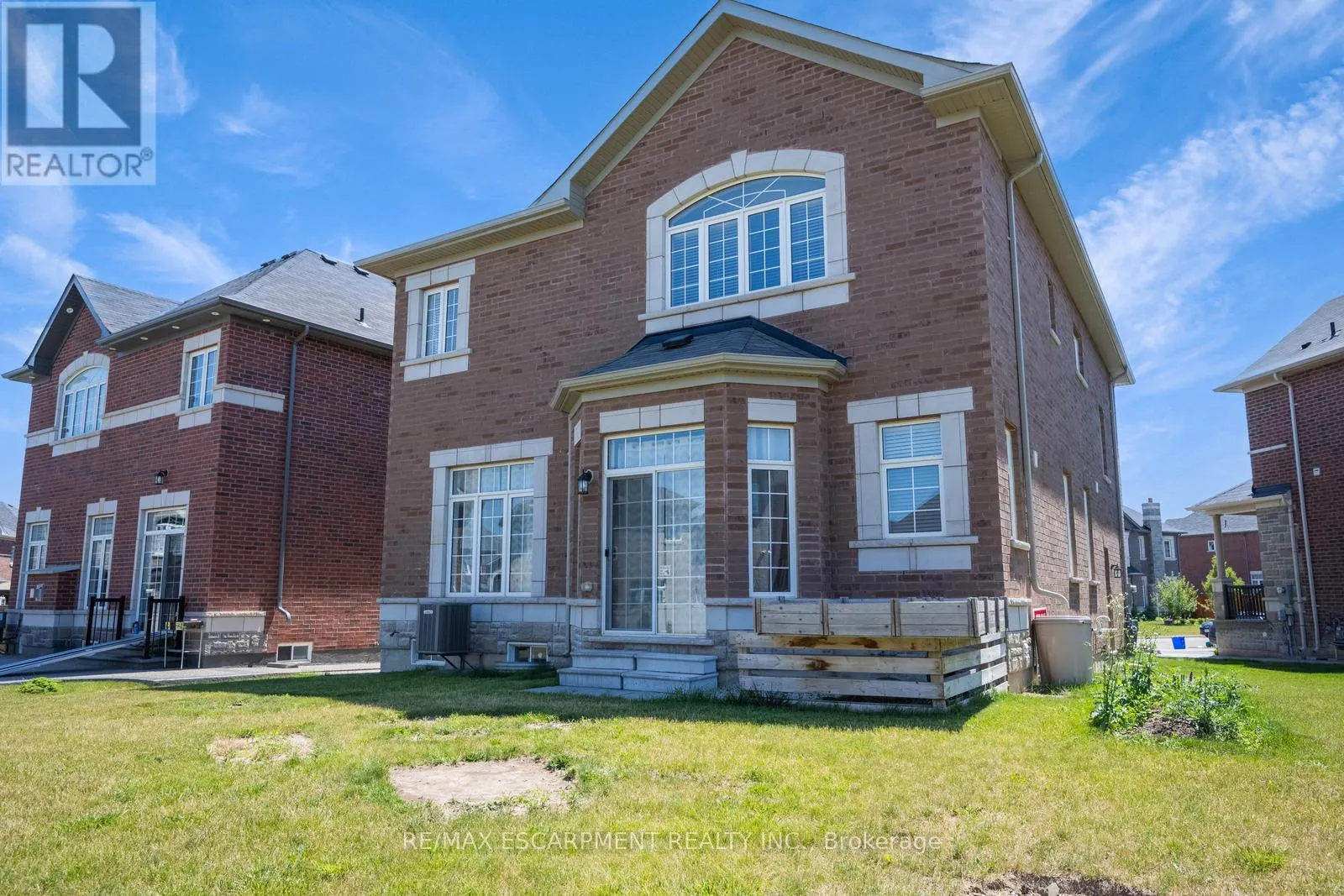 232 NIAGARA TRAIL