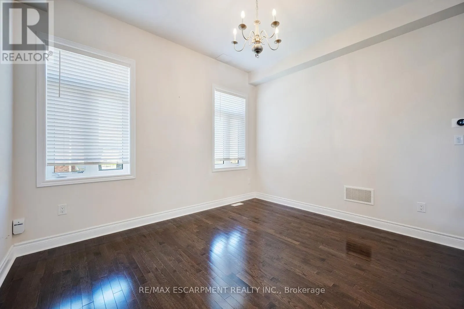 232 NIAGARA TRAIL