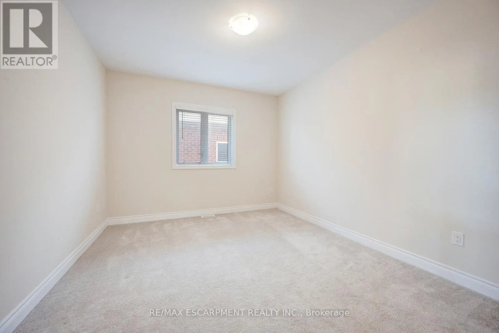 232 NIAGARA TRAIL