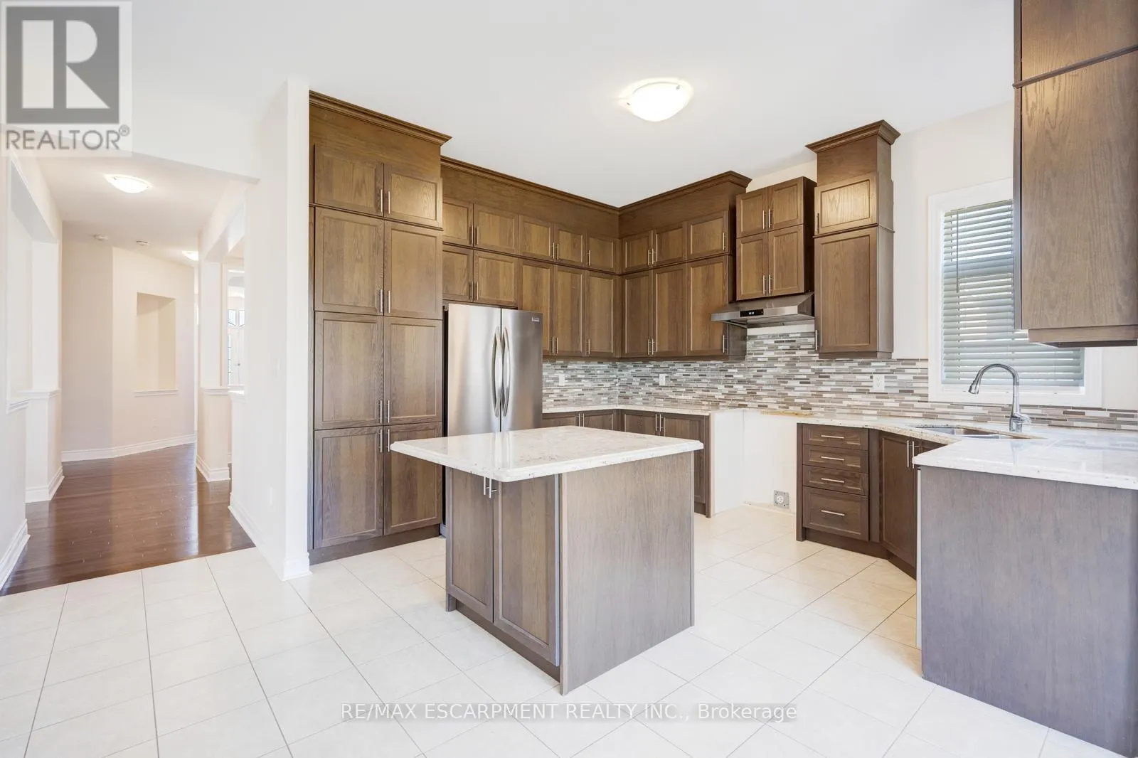 232 NIAGARA TRAIL