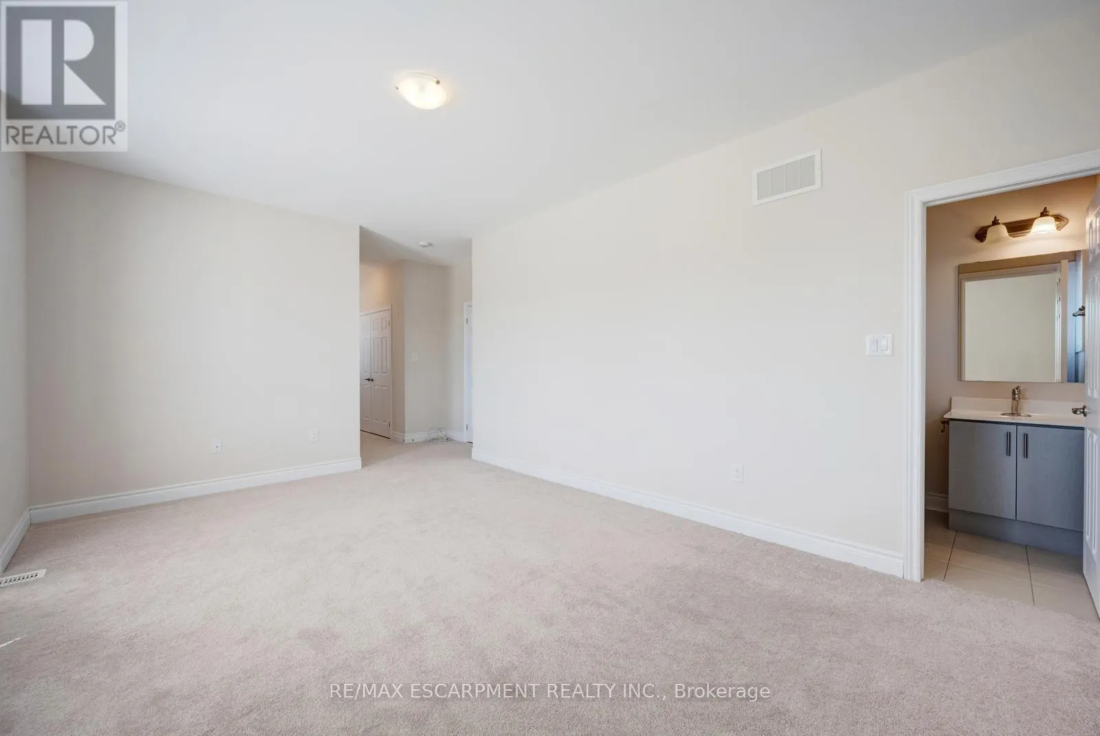 232 NIAGARA TRAIL