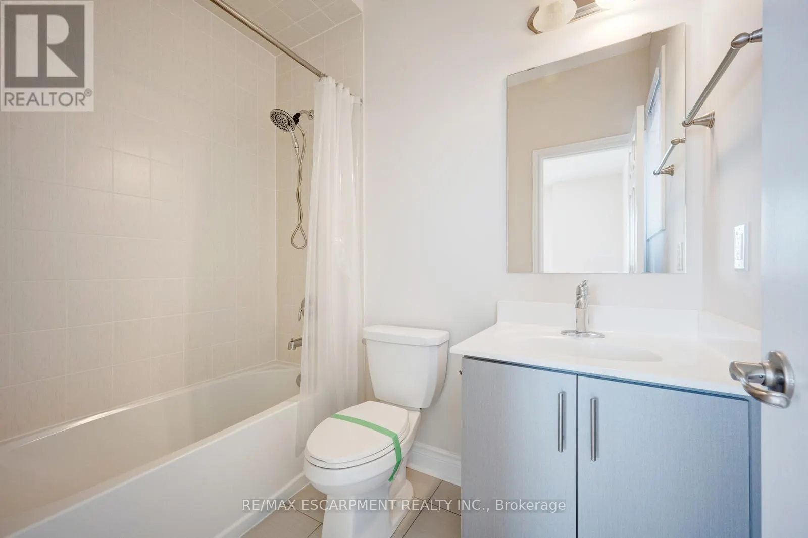 232 NIAGARA TRAIL