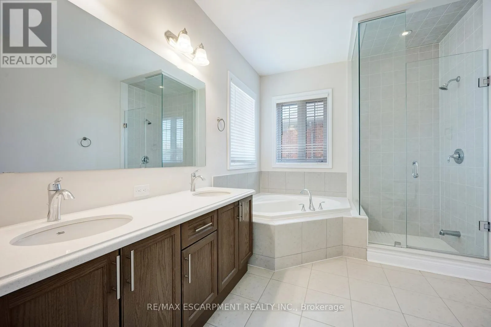 232 NIAGARA TRAIL