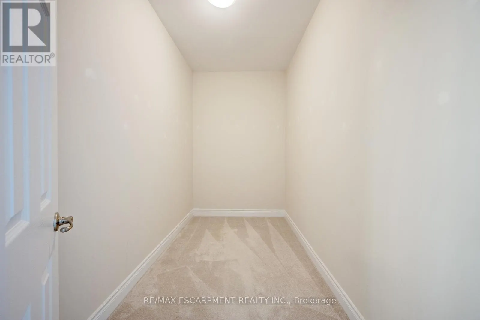232 NIAGARA TRAIL