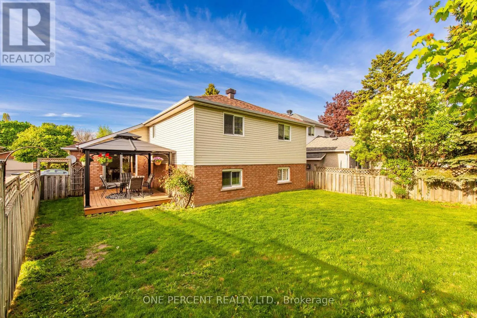 240 WALSH CRESCENT