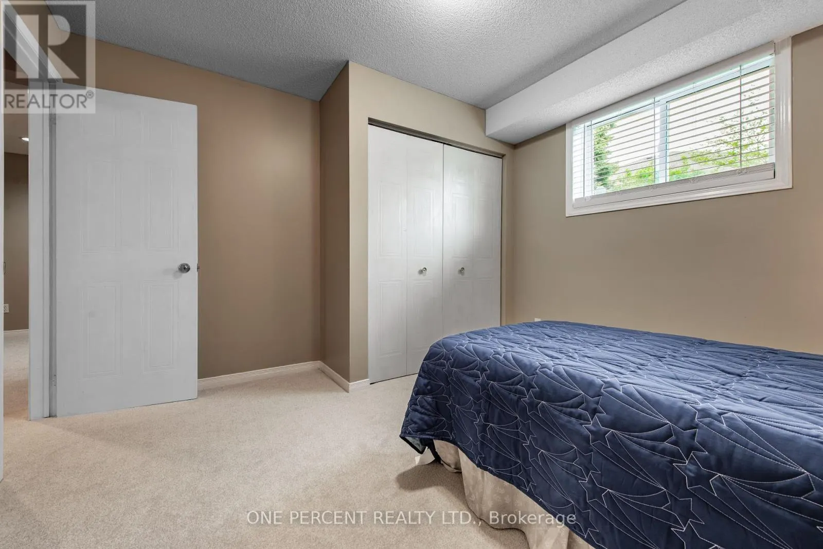 240 WALSH CRESCENT