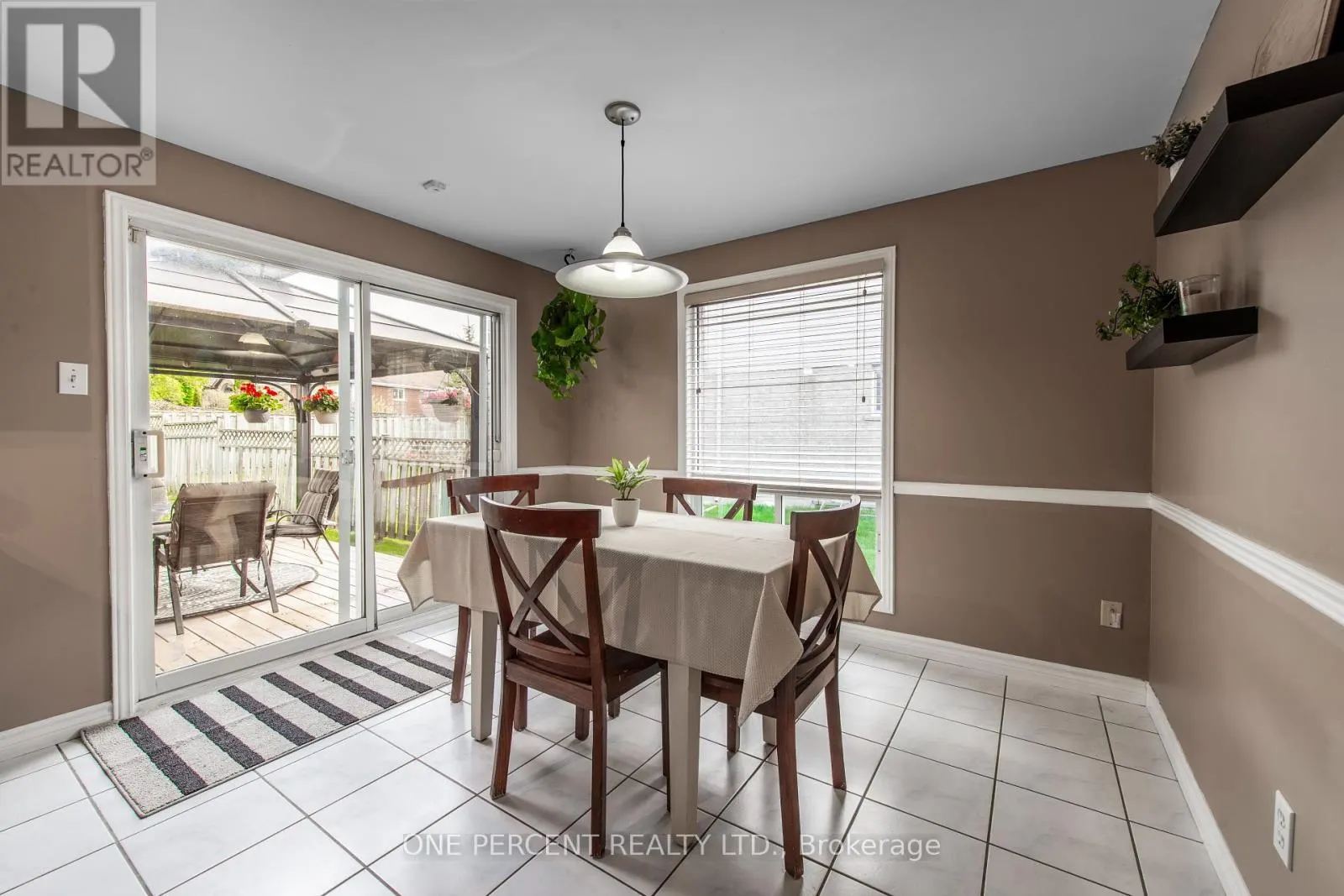 240 WALSH CRESCENT