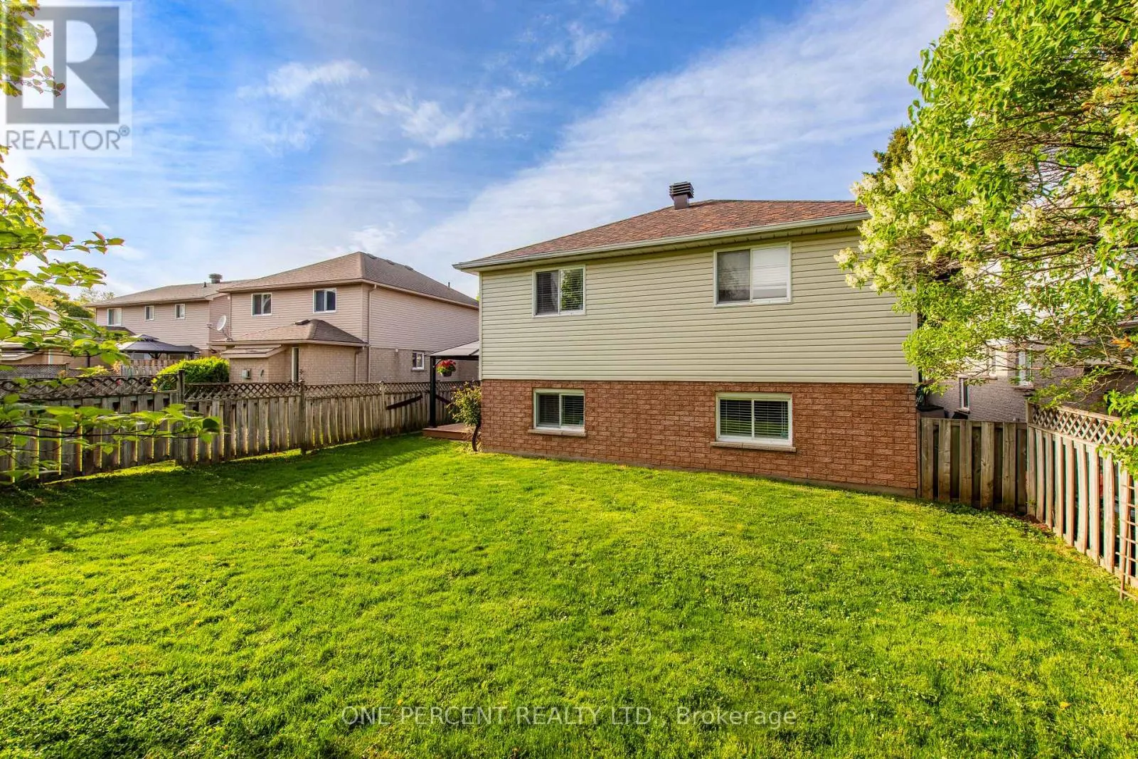 240 WALSH CRESCENT