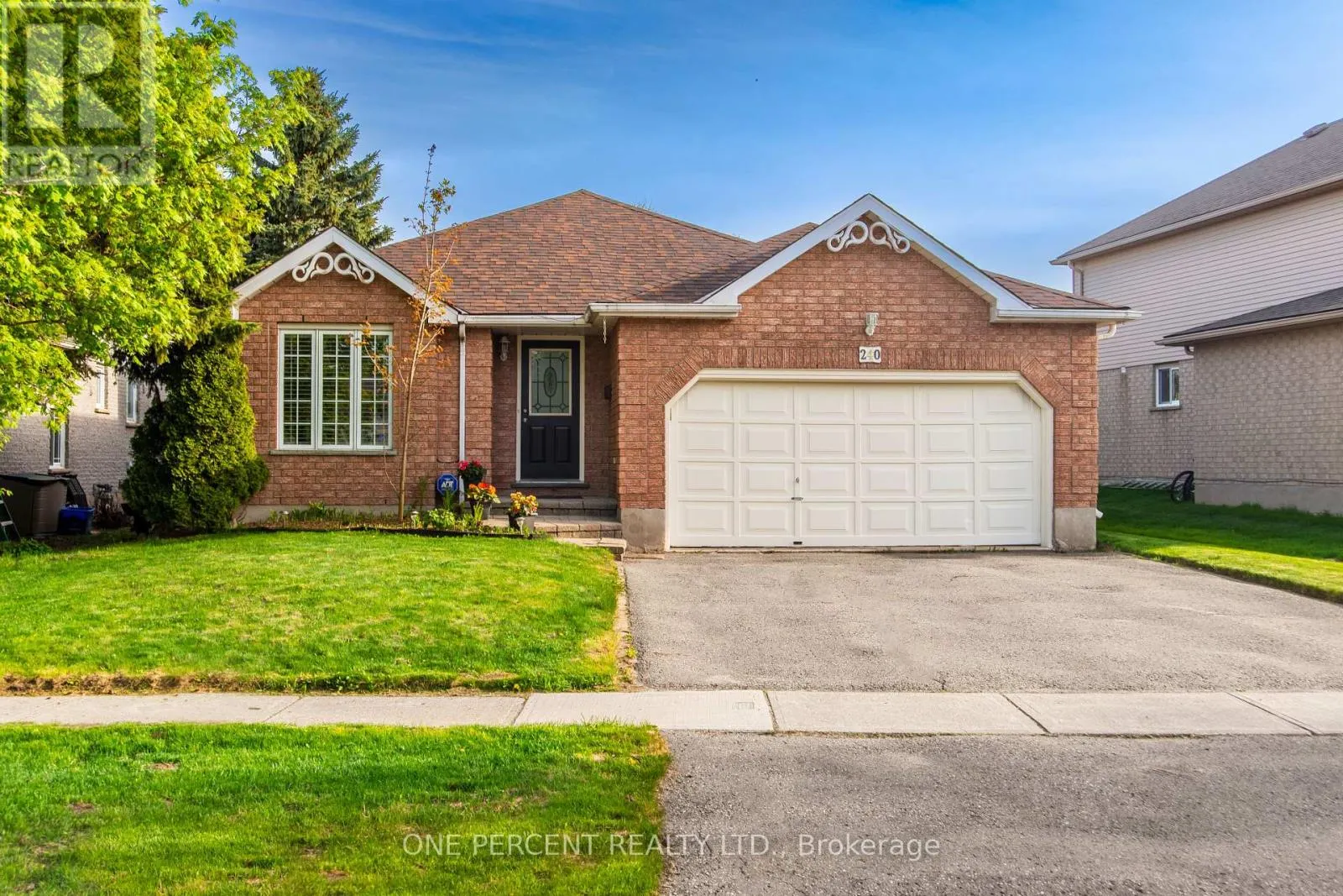 240 WALSH CRESCENT