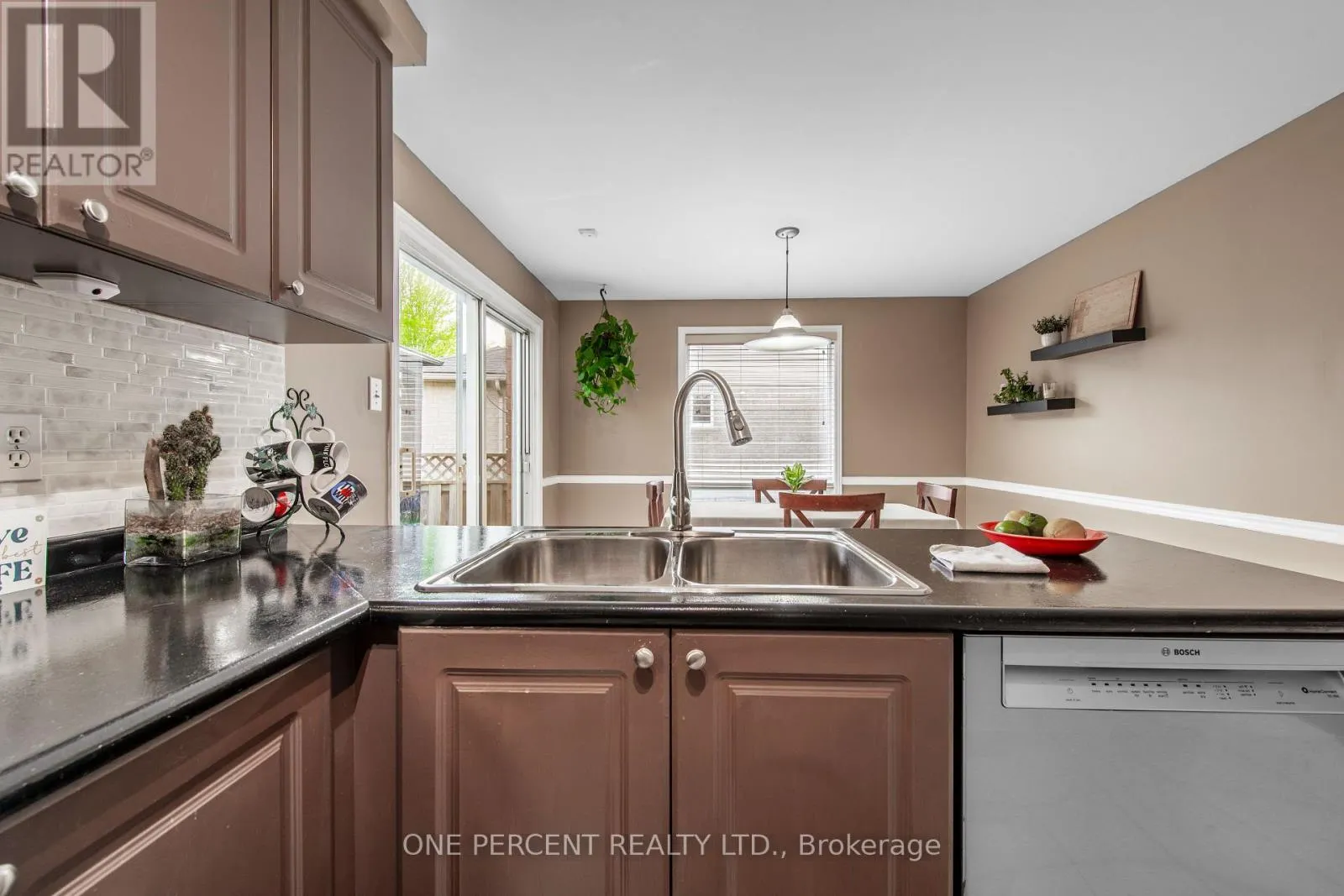 240 WALSH CRESCENT