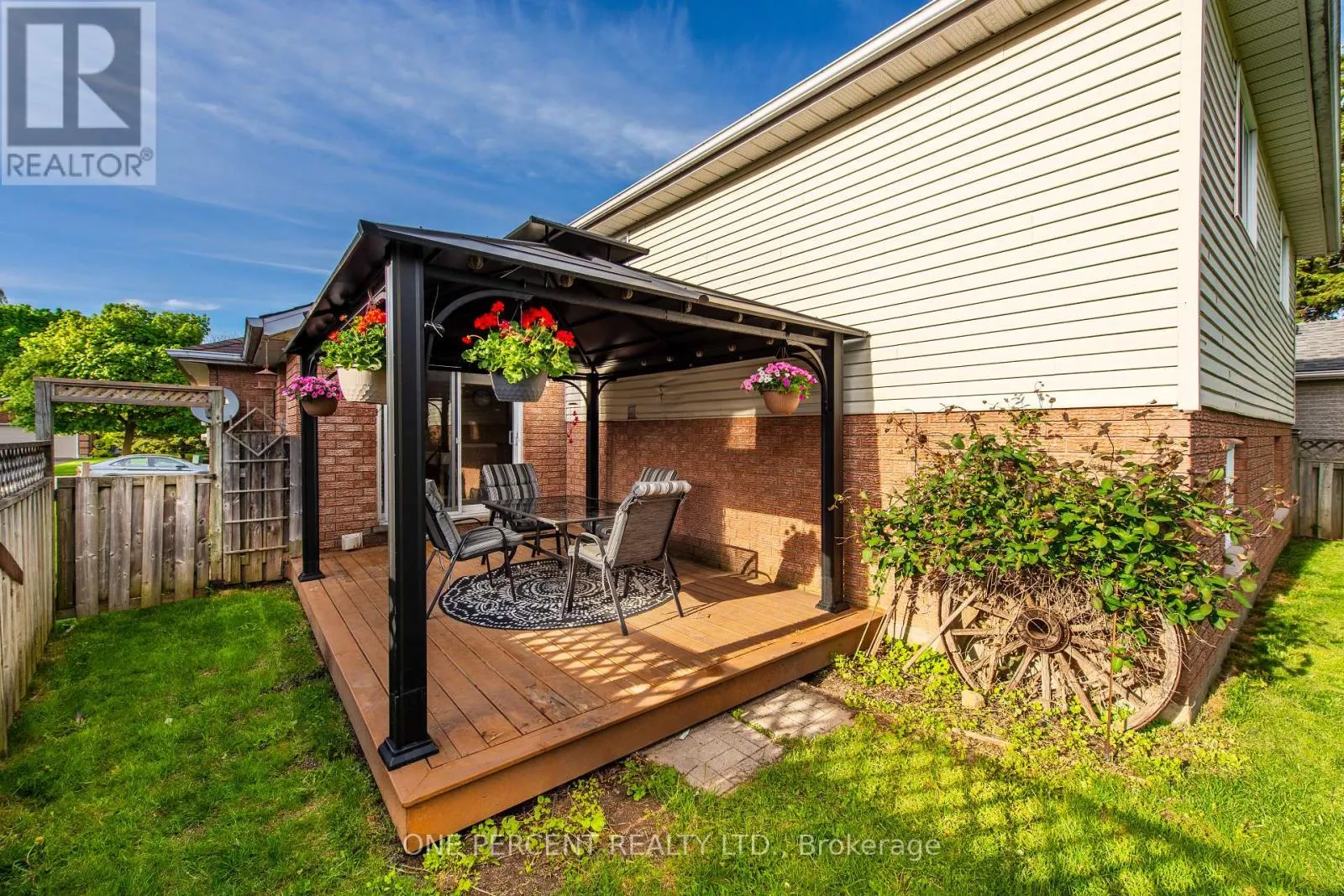 240 WALSH CRESCENT