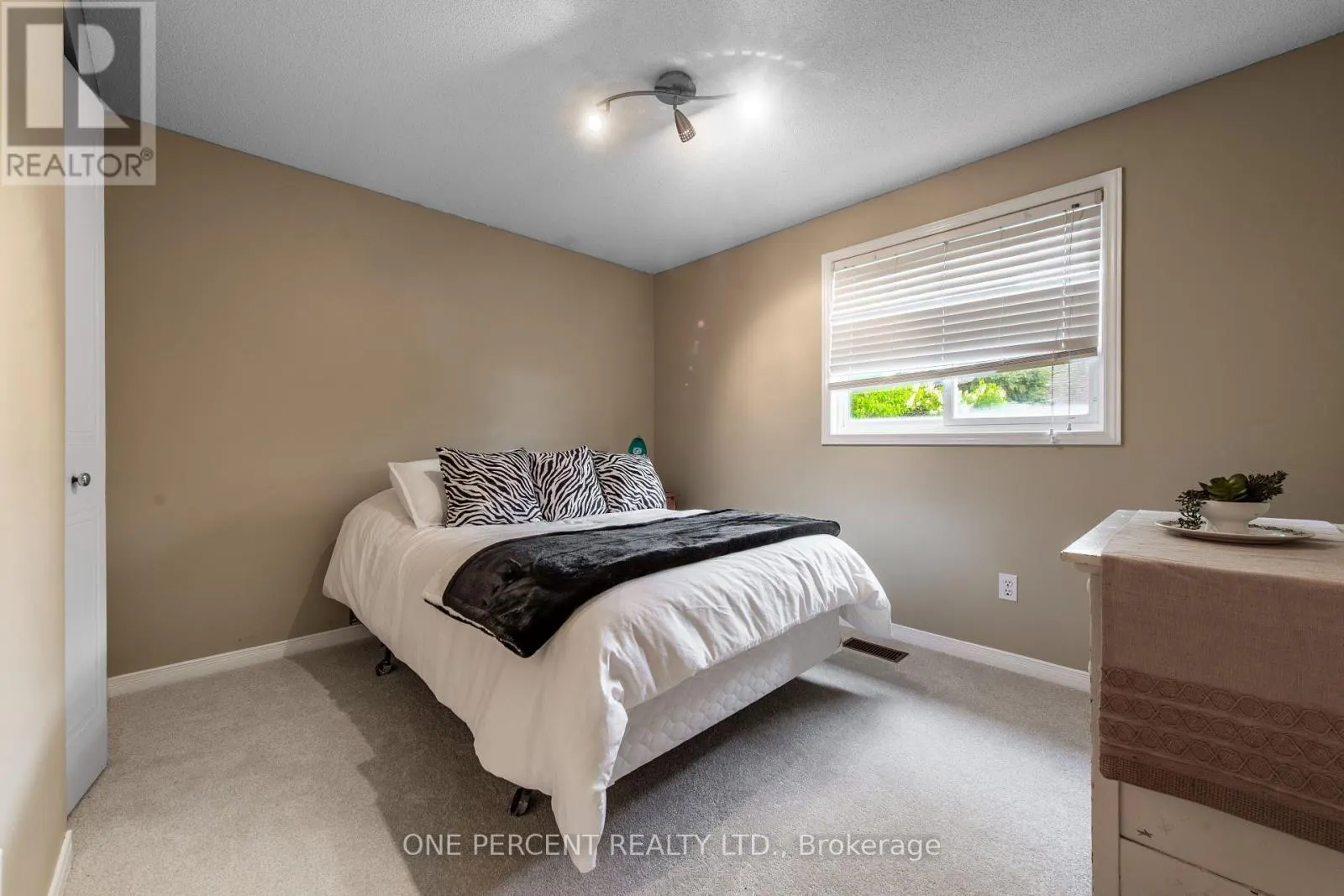 240 WALSH CRESCENT