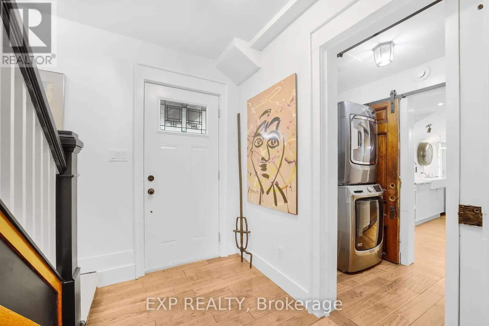 20 ELGIN STREET S