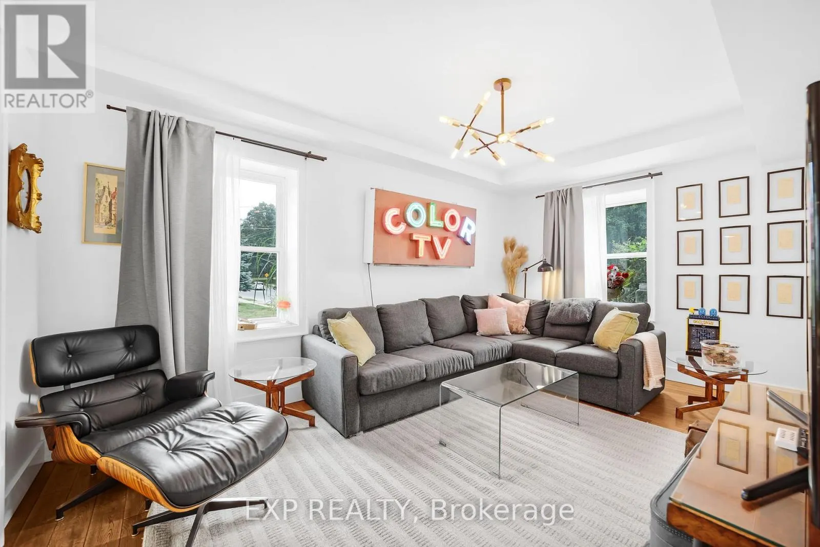 20 ELGIN STREET S