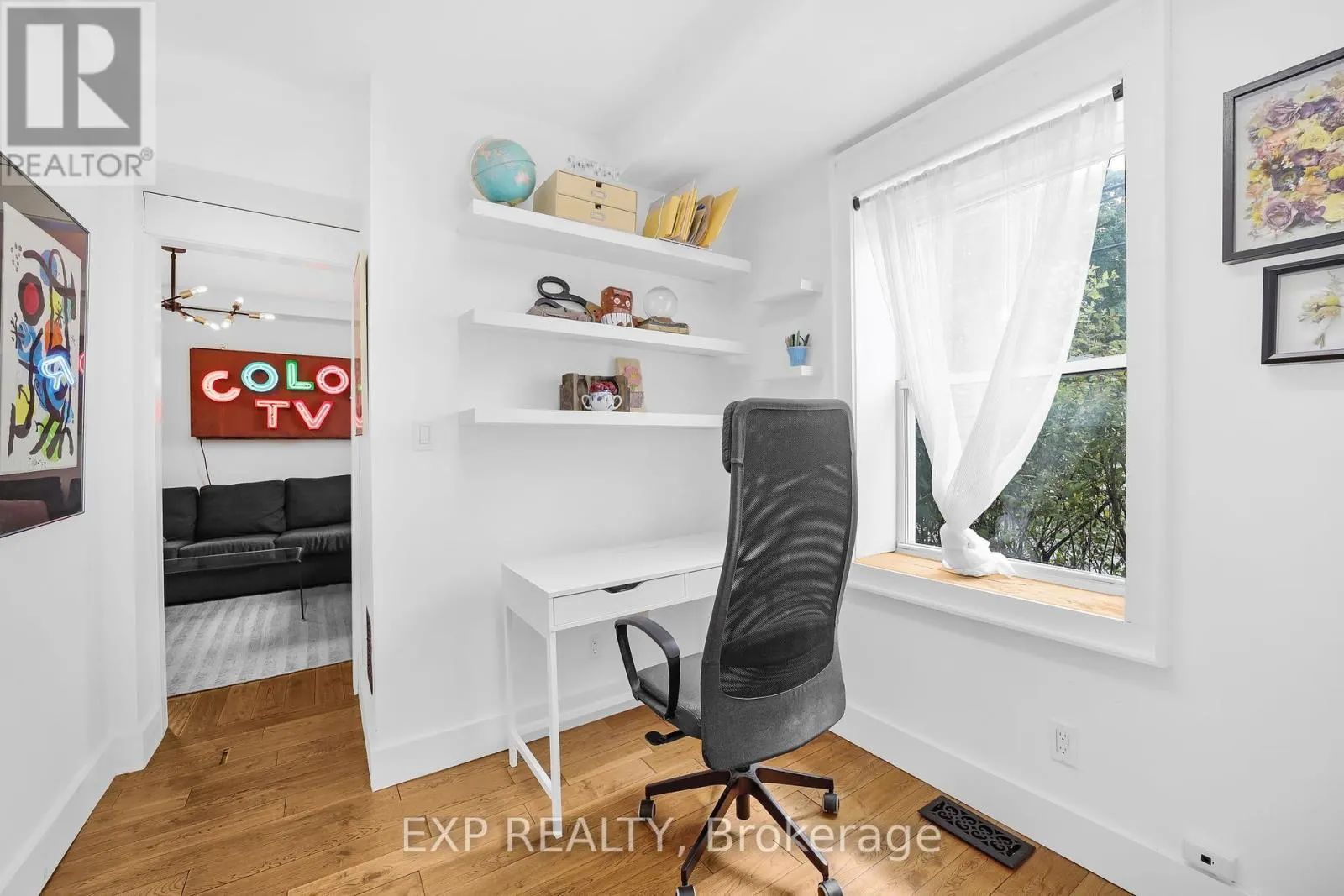 20 ELGIN STREET S