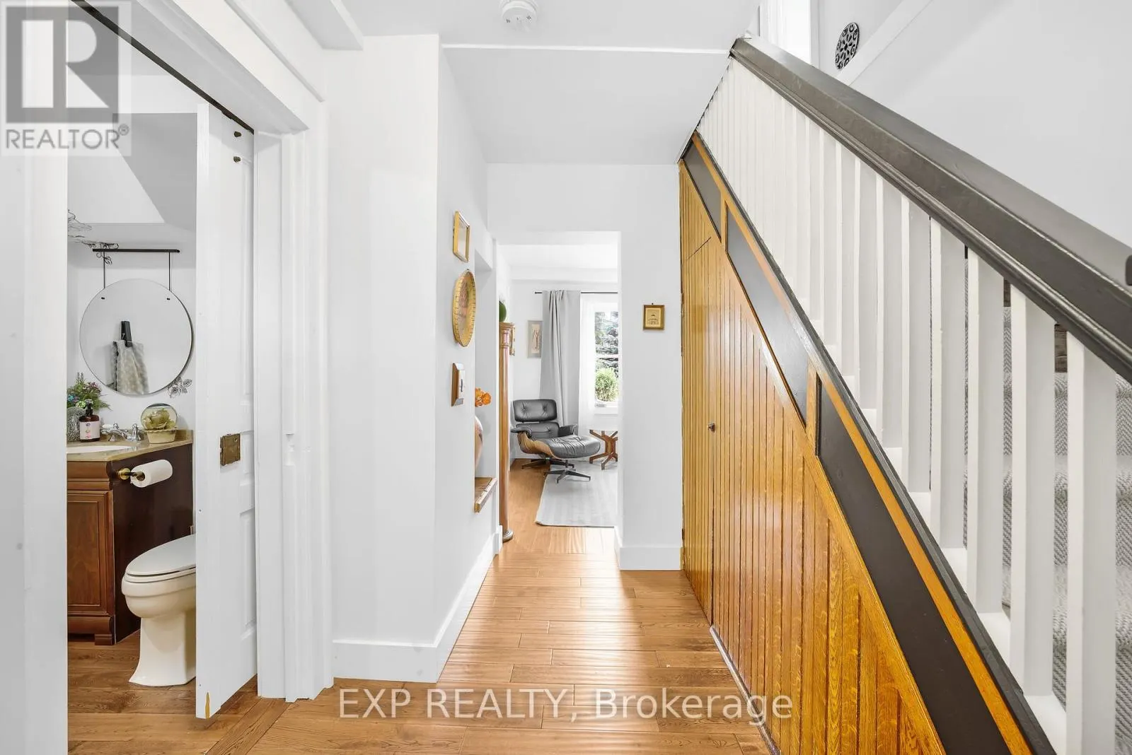 20 ELGIN STREET S