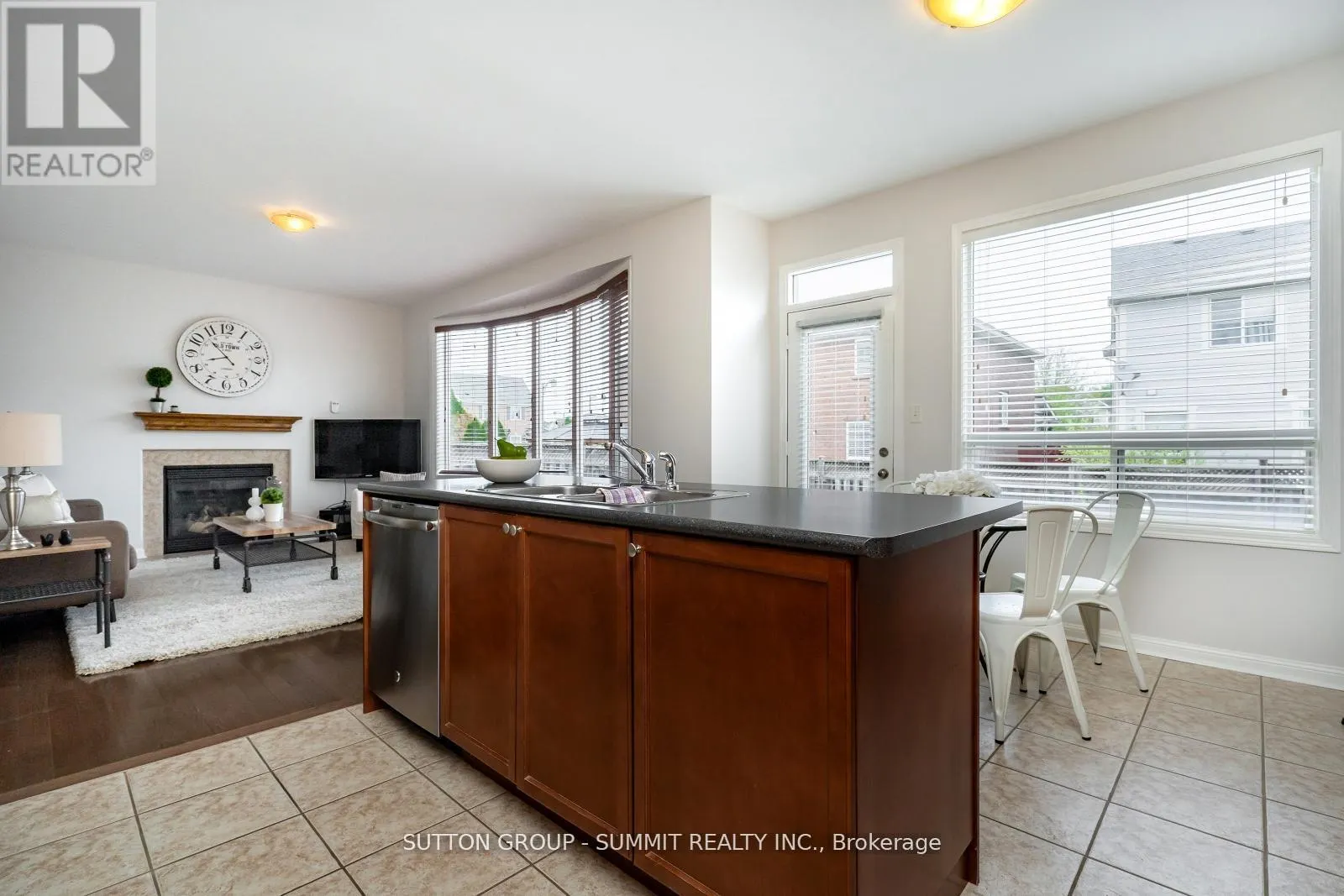 1283 ROBSON CRESCENT