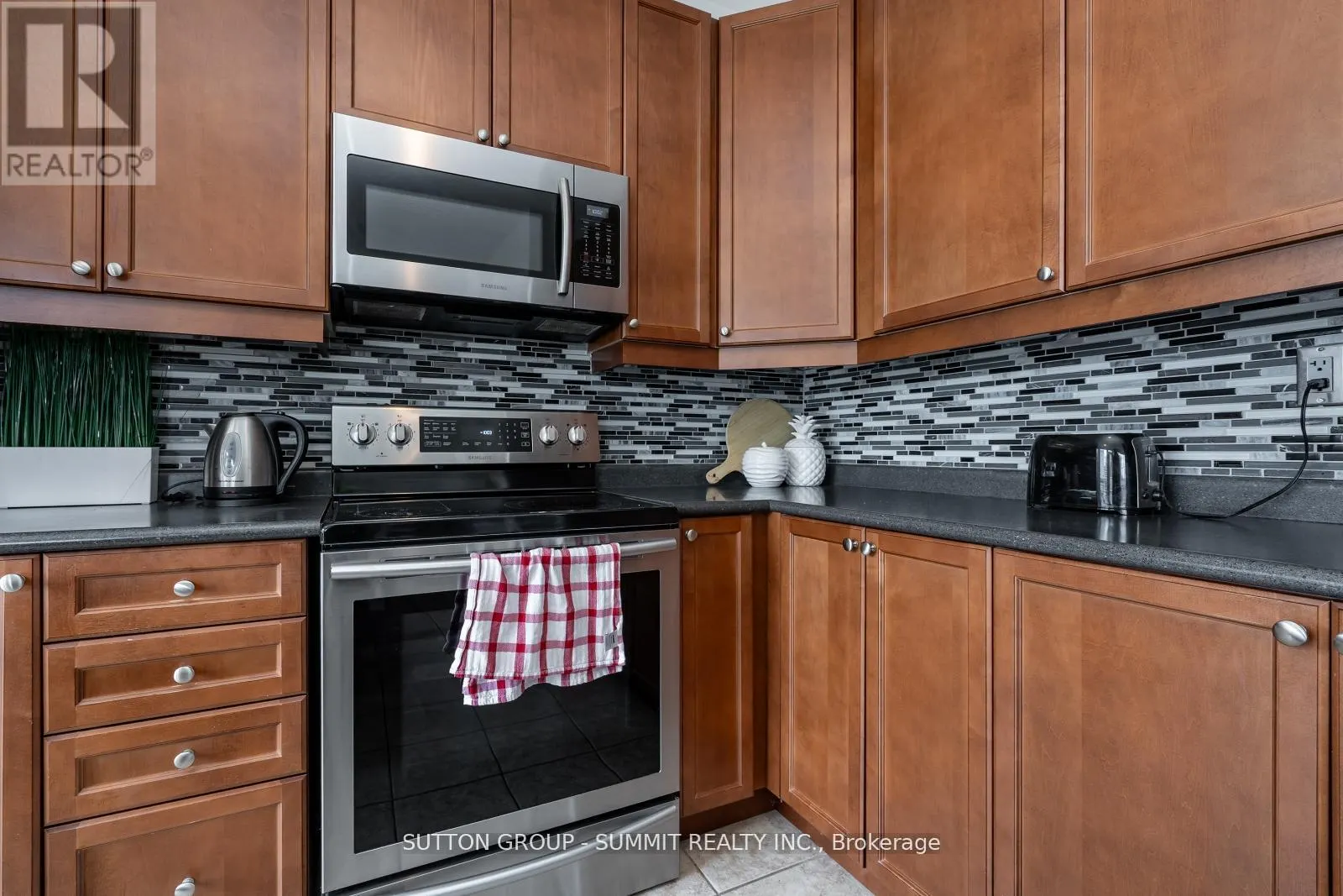 1283 ROBSON CRESCENT